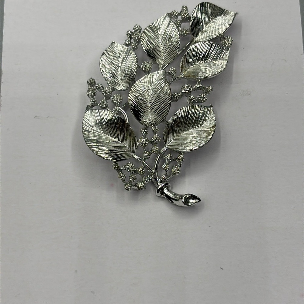 Vintage Lisner Silver Leaf Brooch JP173